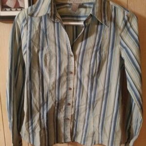 Long sleeve ladies button up shirt